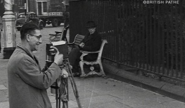 walking pictures cameraman London 1947