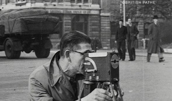 walking pictures cameraman London 1947